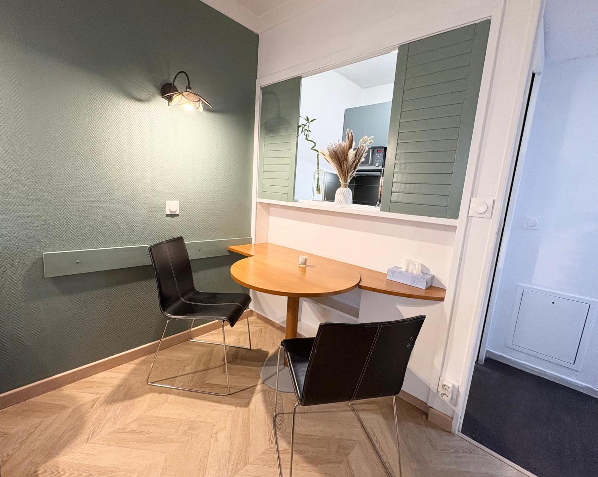 Apartment Cosy 2p Avec Balcon Paris La Defense Parking Gratuit *